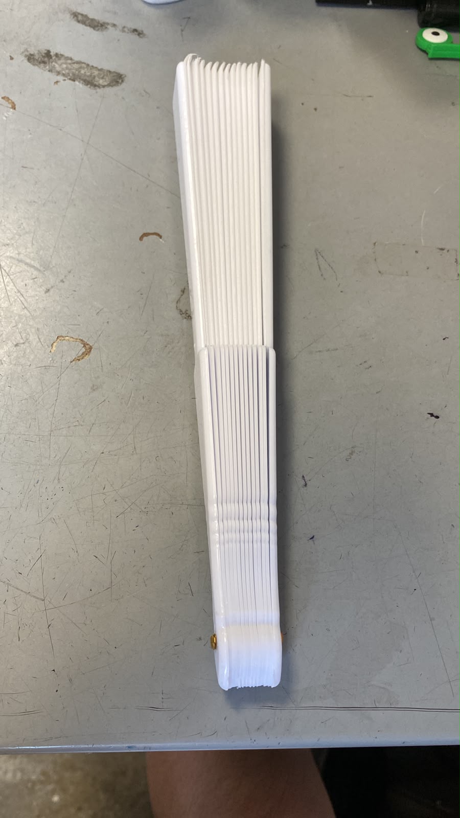 White Fan 8181 closed24x3x3cm open24x3x42cm 50g