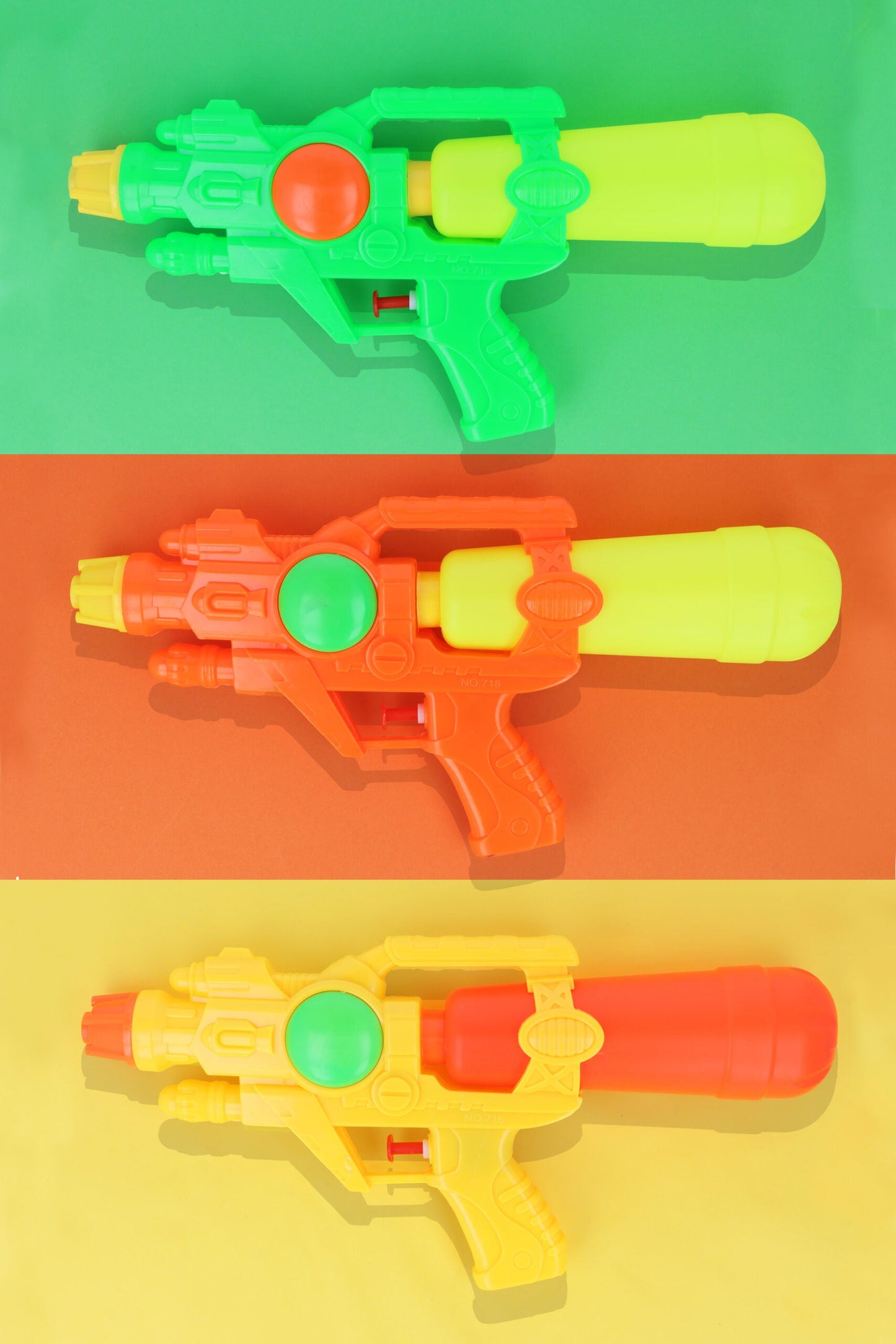 Children's Large Plastic Outdoor Water Gun 31cm Assorted Colours R08291 (Parcel Rate)